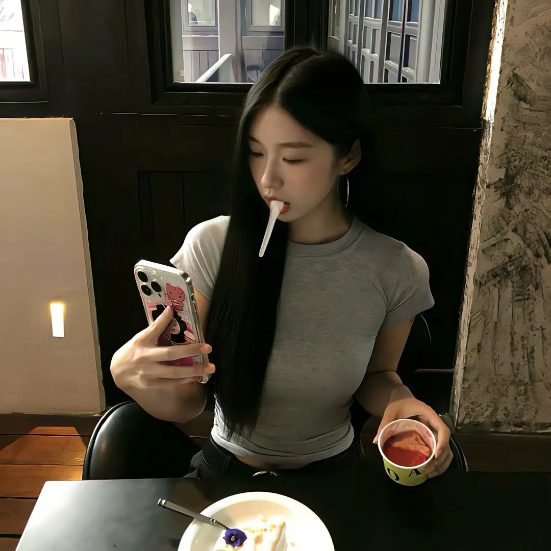 远看是蔚蓝的春天 海报